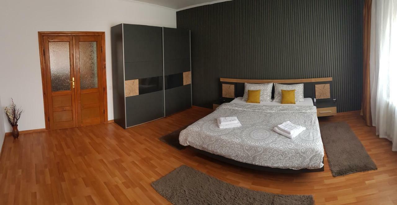 Premium Central Apartment Oradea Exteriér fotografie